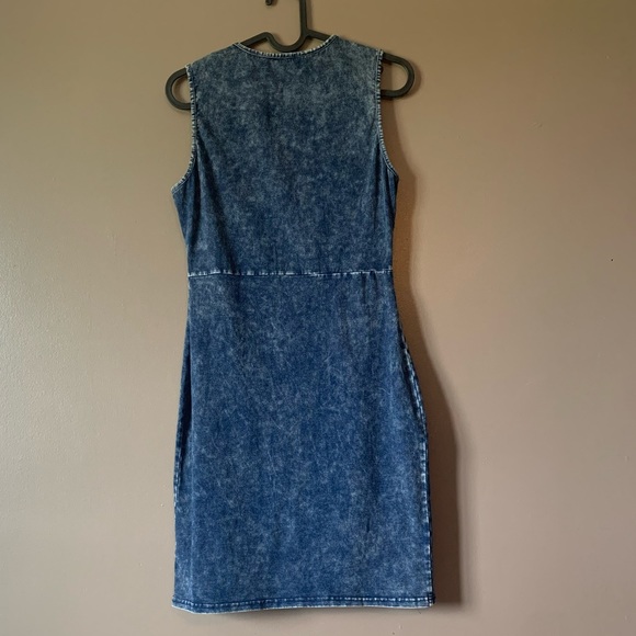 Simon’s Twik Faded Denim Dress - Picture 2 of 6
